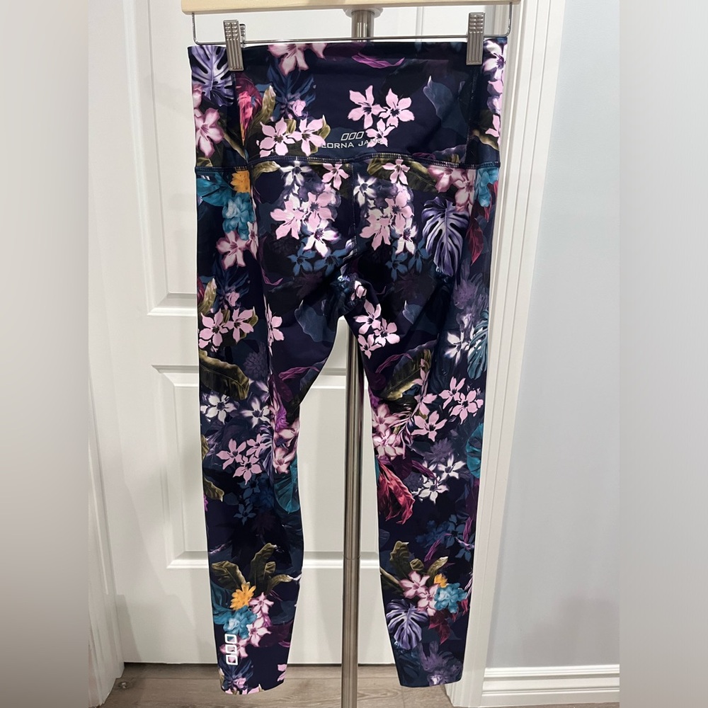 LORNA JANE Womens Size M HyperBloom Ankle Biter Leggings Navy Floral - Picture 5 of 9